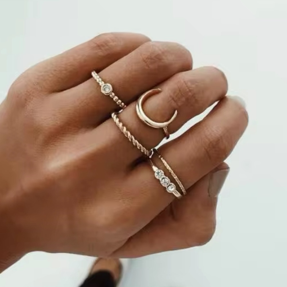 2/$10 NEW! 5 Piece Boho Ring Set Cute Star Simple Bohemian Rhinestone Gold